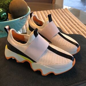 Sorel Anti Still shoes, size 6.5.